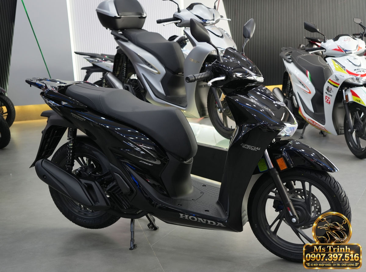 Honda SH150i Ý đen bóng 2027 tại Đồng Nai - Sơn bóng lịch sự, tiện ích cho mỗi ngày