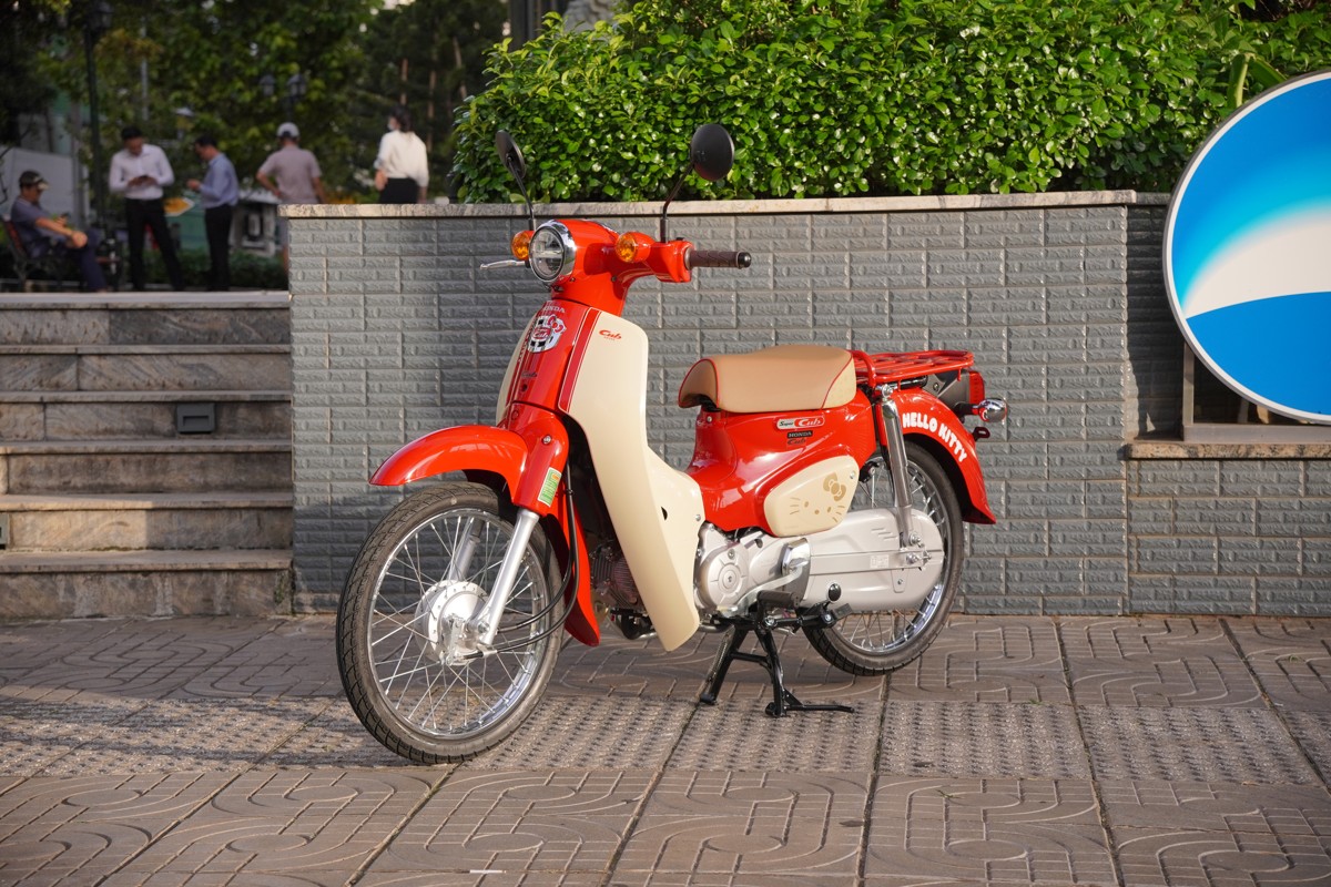 Honda Super Cub 50cc Hello Kitty Edition, Made In Japan, Hàng Hiếm tại Đồng Nai