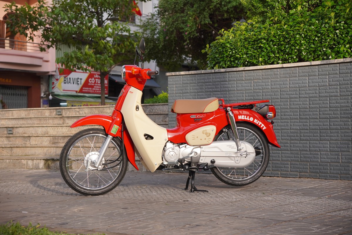 Honda Super Cub 50cc Hello Kitty Edition, Made In Japan, Hàng Hiếm tại Đồng Nai