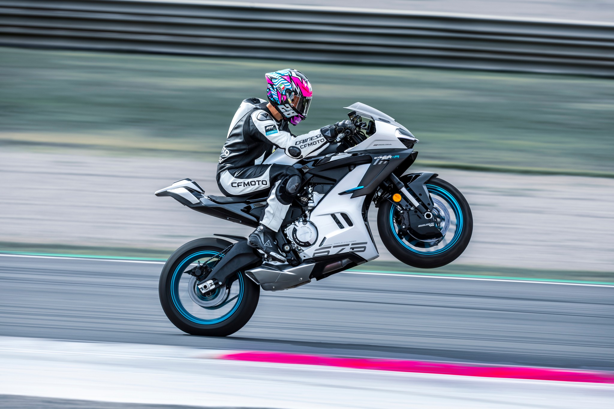CF Moto 675SR-R 2025 3 Xi Lanh Ngang, Siêu Thể Thao, Giá Rẻ tại Đồng Nai