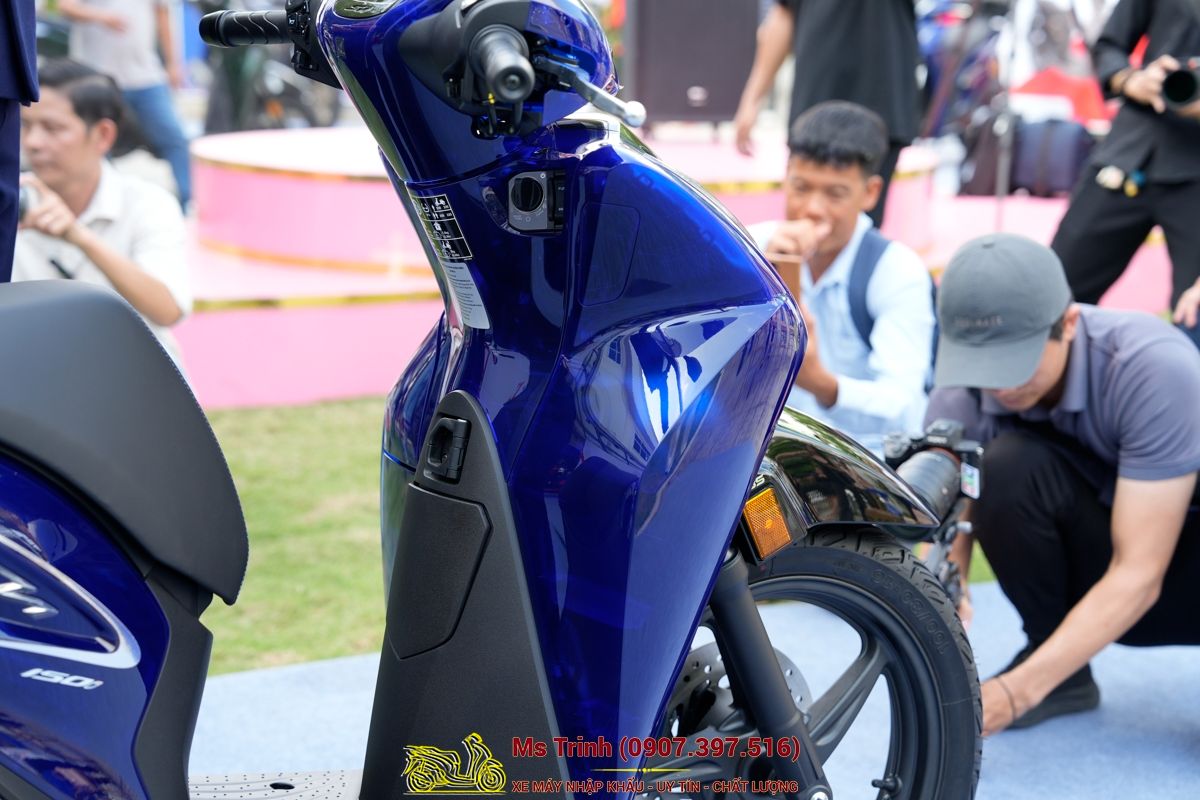 Honda SH150 Vetro Blue 2026 Limited Edition - Siêu phẩm SH Ý dàn áo xanh trong suốt cực hiếm tại Đồng Nai