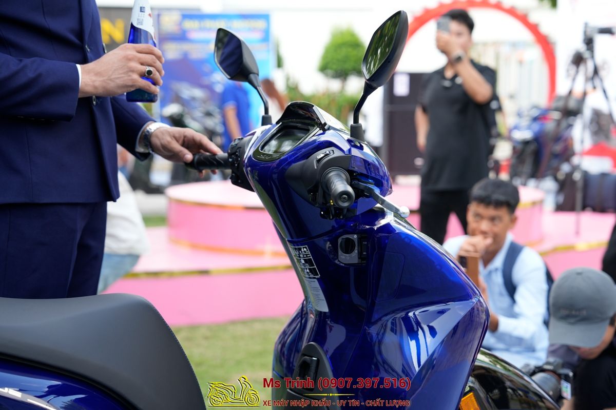Honda SH150 Vetro Blue 2026 Limited Edition - Siêu phẩm SH Ý dàn áo xanh trong suốt cực hiếm tại Đồng Nai