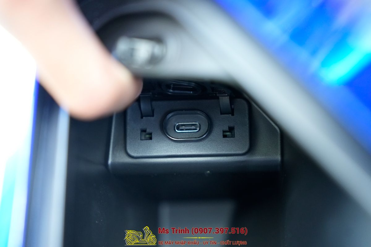 Honda SH150 Vetro Blue 2026 Limited Edition - Siêu phẩm SH Ý dàn áo xanh trong suốt cực hiếm tại Đồng Nai
