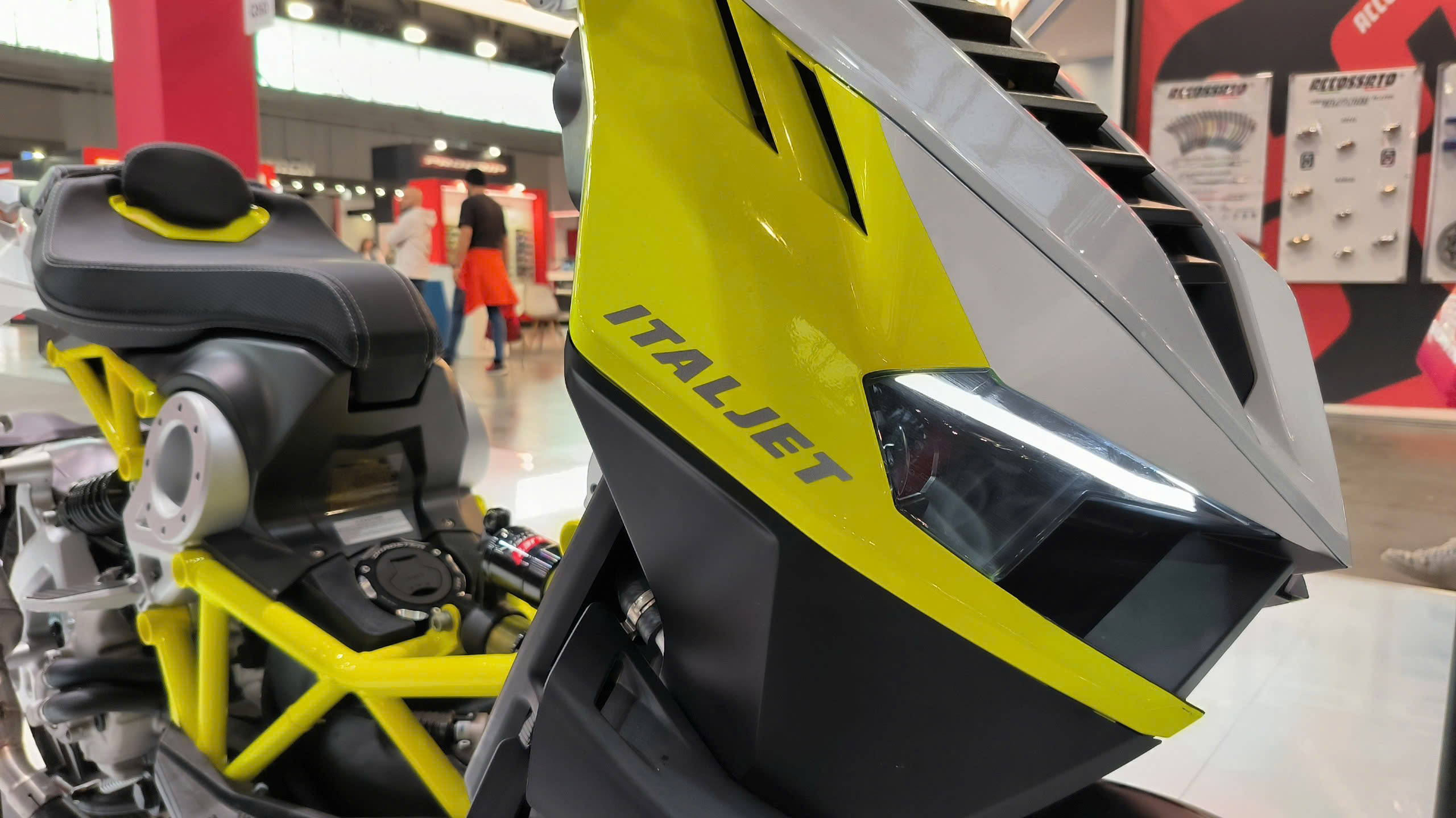 Italjet Dragster 300, Xe Tay Ga Thể Thao Thương Hiệu Từ Italy tại Đồng Nai