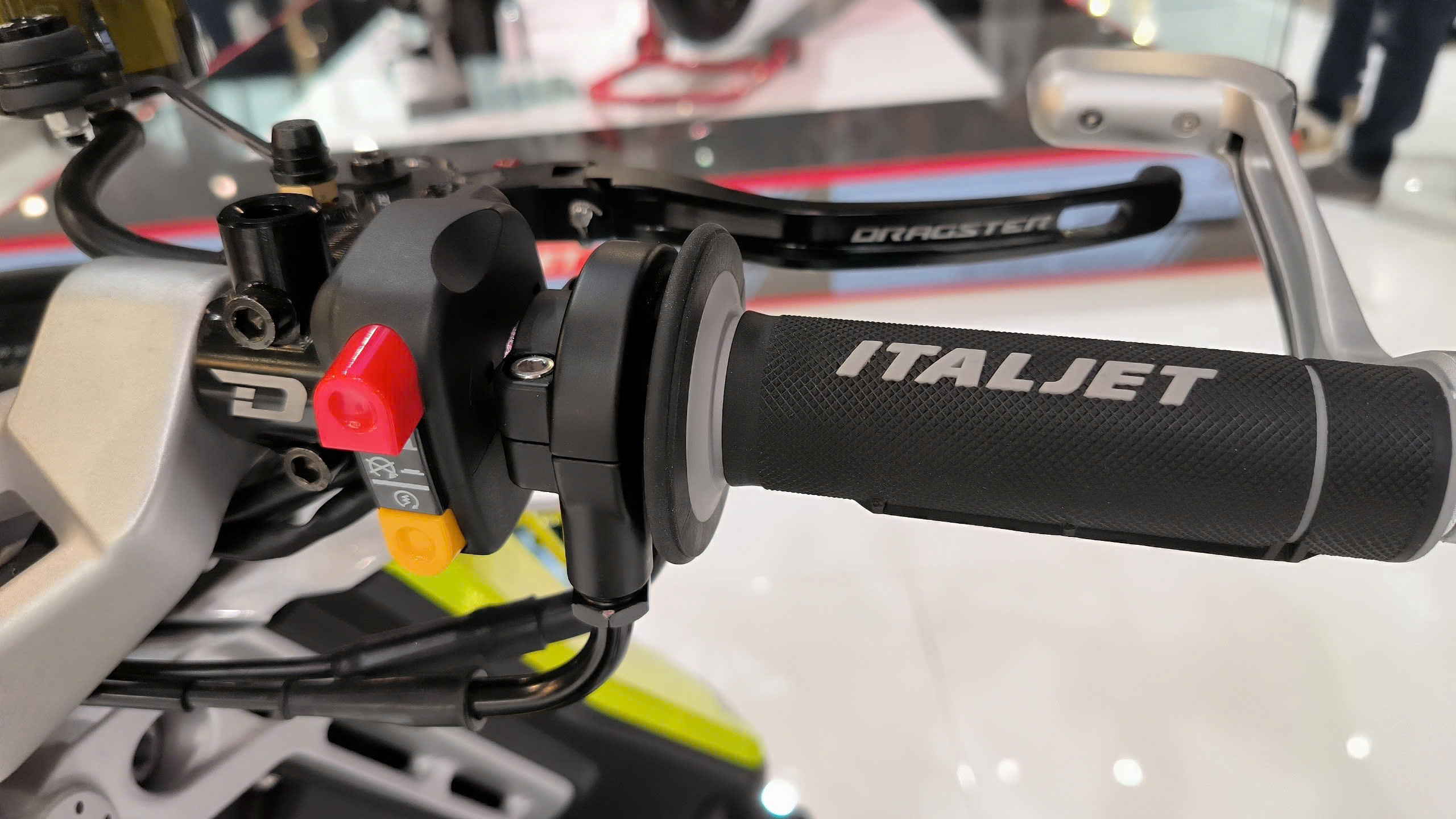 Italjet Dragster 300, Xe Tay Ga Thể Thao Thương Hiệu Từ Italy tại Đồng Nai